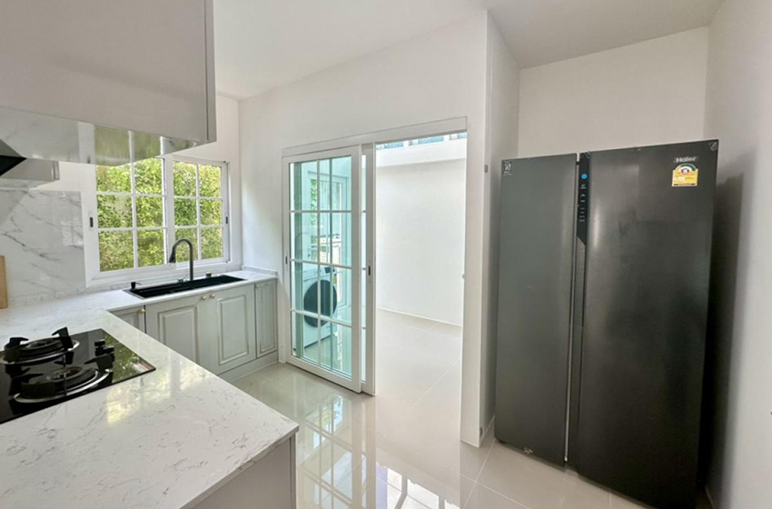 House with Shared Pool in Bangnatrad 